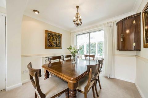 Barnmead Green Street, Sunbury-on-thames, TW16 6QQ