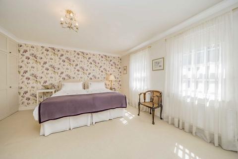 Barnmead Green Street, Sunbury-on-thames, TW16 6QQ