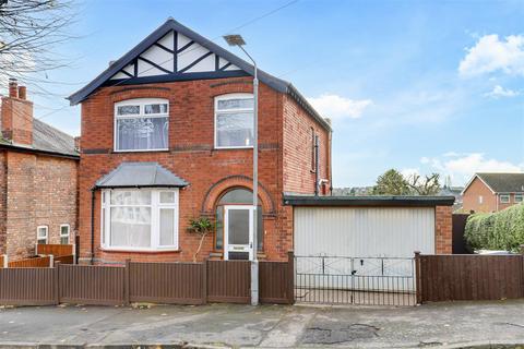 3 bedroom detached house to rent, Redland Grove, Carlton NG4