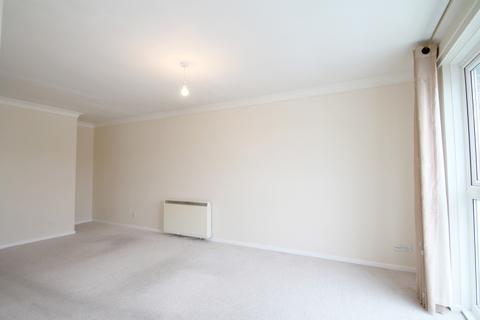 2 bedroom flat to rent, High Street, Lee-on-the-solent, PO13