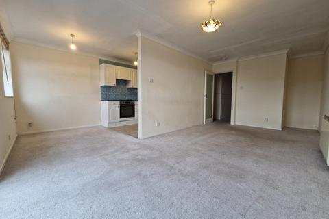 2 bedroom flat to rent, High Street, Lee-on-the-solent, PO13