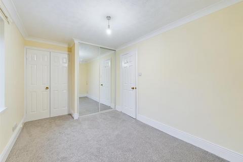 2 bedroom apartment for sale, Village Court, Whitley Bay