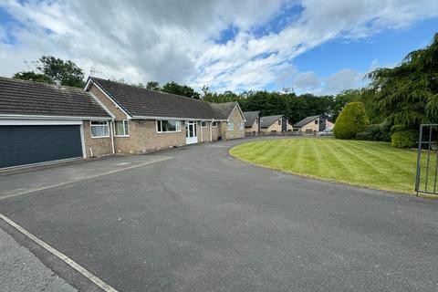 4 bedroom detached bungalow to rent, Westmoor Road, Brimington, Chesterfield