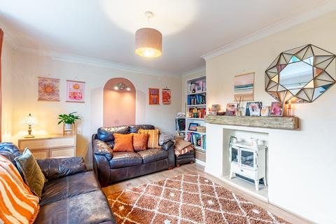 1 Grove Crescent, Walton, Wakefield, WF2 6LE