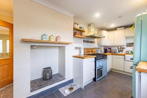 1 Grove Crescent, Walton, Wakefield, WF2 6LE