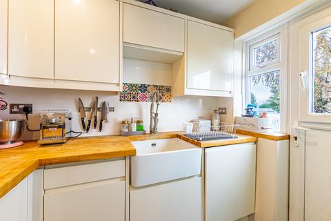 1 Grove Crescent, Walton, Wakefield, WF2 6LE