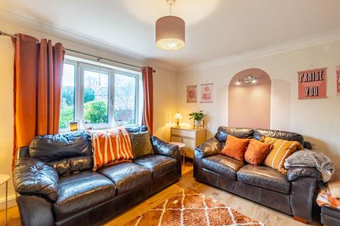 1 Grove Crescent, Walton, Wakefield, WF2 6LE