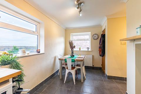 1 Grove Crescent, Walton, Wakefield, WF2 6LE