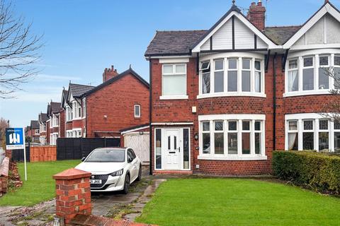 3 bedroom semi-detached house for sale, Lunt Avenue, Crewe, Cheshire, CW2