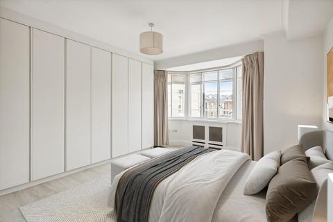 3 bedroom flat to rent, Sloane Street, London, SW1X