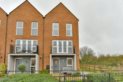 3 bedroom end of terrace house for sale, Knights Templar Way, Strood, Rochester, Kent