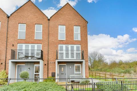 3 bedroom end of terrace house for sale, Knights Templar Way, Strood, Rochester, Kent