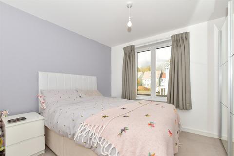 2 bedroom apartment for sale, Lambe Close, Holborough Lakes, Snodland, Kent