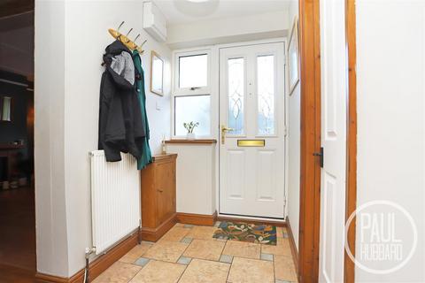 3 bedroom semi-detached house for sale, Holly Grange Road, Kessingland, NR33