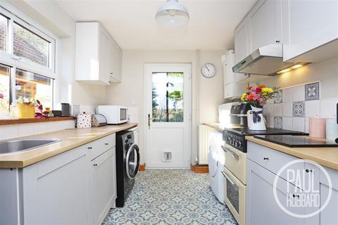 3 bedroom semi-detached house for sale, Holly Grange Road, Kessingland, NR33