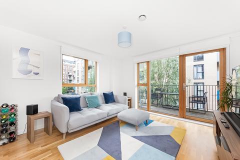 3 bedroom flat for sale, St. James House, London, SE10