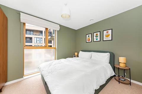 3 bedroom flat for sale, St. James House, London, SE10