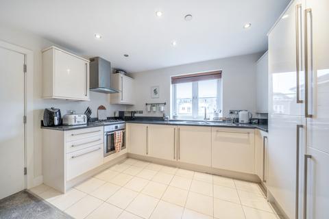 2 bedroom apartment for sale, Vale Farm Road, Woking, GU21