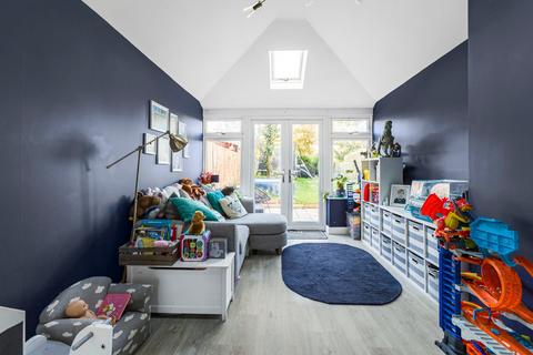 10 Cecil Crescent, Hatfield, AL10 0HF
