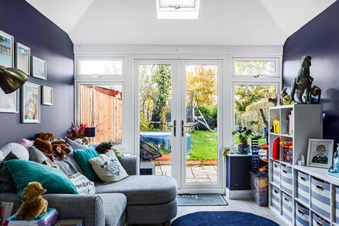 10 Cecil Crescent, Hatfield, AL10 0HF
