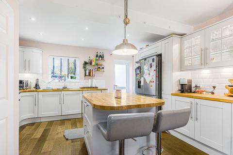 10 Cecil Crescent, Hatfield, AL10 0HF