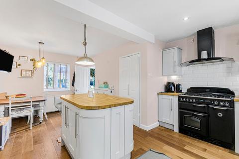 10 Cecil Crescent, Hatfield, AL10 0HF