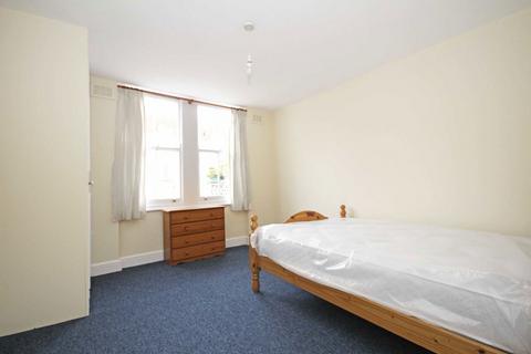 2 bedroom flat to rent, Killyon Road, London SW8