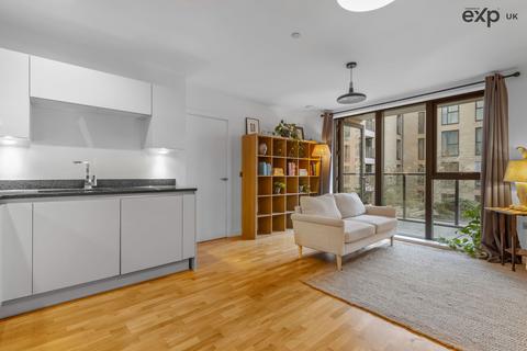 2 bedroom apartment for sale, Larkwood Avenue, London SE10