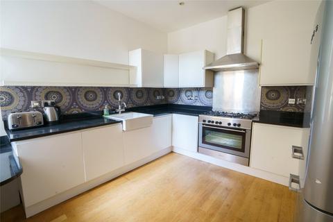 4 bedroom terraced house to rent, Kingscourt Road, London, SW16