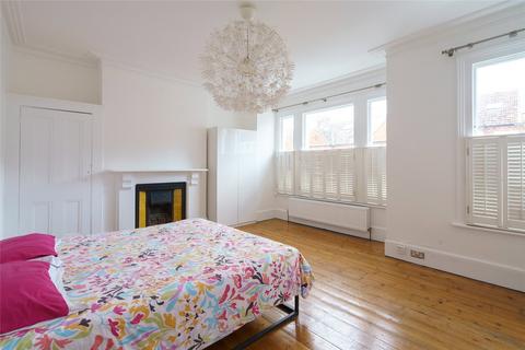 4 bedroom terraced house to rent, Kingscourt Road, London, SW16