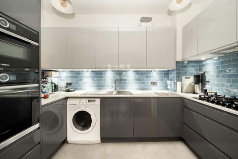 2 bedroom flat for sale, Hammersmith Grove, London W6