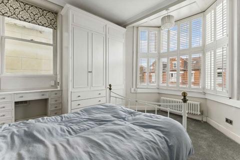 3 bedroom flat for sale, Elms Road, London SW4