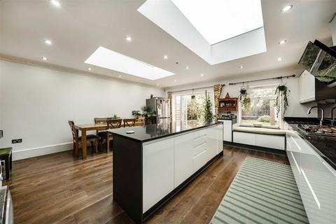 3 bedroom semi-detached house for sale, Merriman Road, London SE3