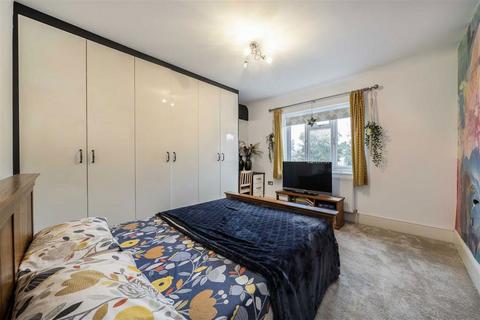 3 bedroom semi-detached house for sale, Merriman Road, London SE3