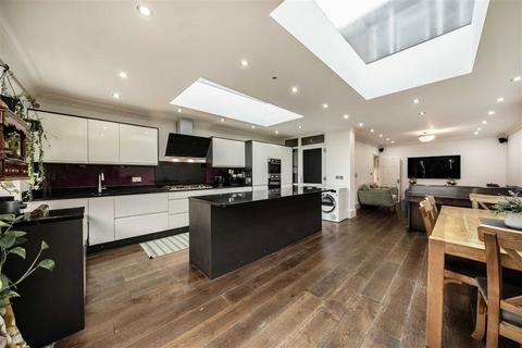 3 bedroom semi-detached house for sale, Merriman Road, London SE3