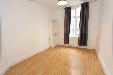 2 bedroom flat to rent, Stroud Green Road, London N4