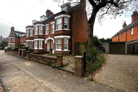 1 bedroom flat for sale, 10 Gainsborough Road, Suffolk, IP11 7HT