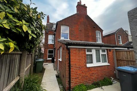 1 bedroom flat for sale, 10 Gainsborough Road, Suffolk, IP11 7HT