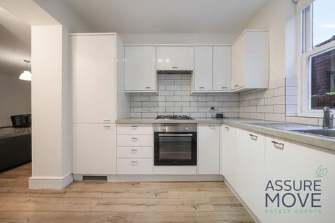 3 bedroom apartment to rent, Middleton Grove, London, N7