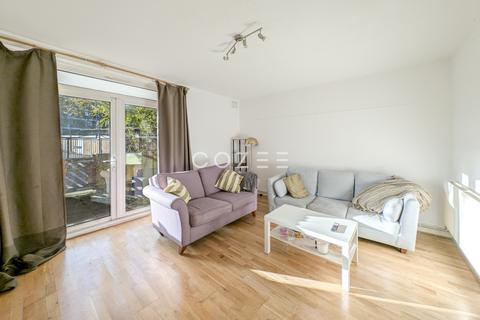 4 bedroom flat to rent, Milner House, Hope Street, Battersea, London SW11