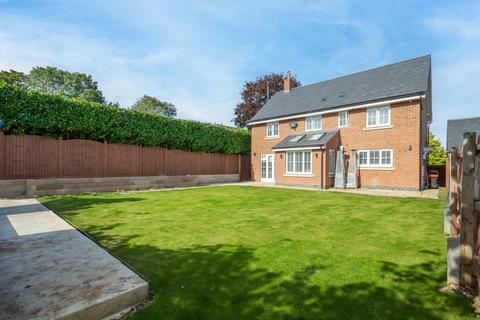 4 bedroom detached house for sale, Meadow Lane, Newmarket CB8