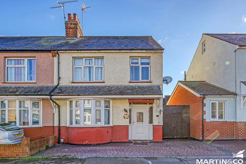 3 bedroom semi-detached house for sale, Goldlay Avenue, Chelmsford