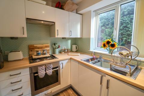 1 bedroom semi-detached house for sale, Partington Court, Glossop SK13