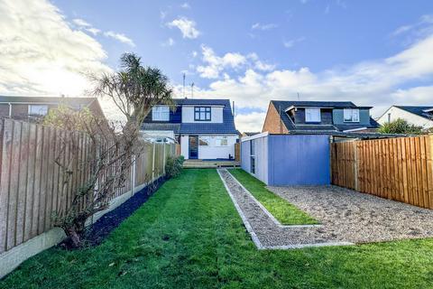 2 bedroom chalet for sale, Cornec Avenue, Leigh-on-Sea