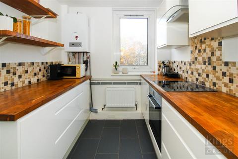 1 bedroom flat for sale, Perry Court, London