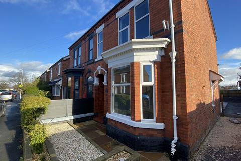 3 bedroom semi-detached house to rent, Stoneley Rd, Crewe