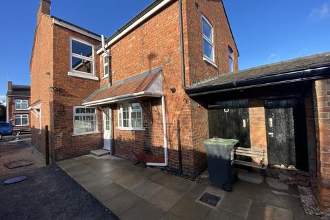 3 bedroom semi-detached house to rent, Stoneley Rd, Crewe