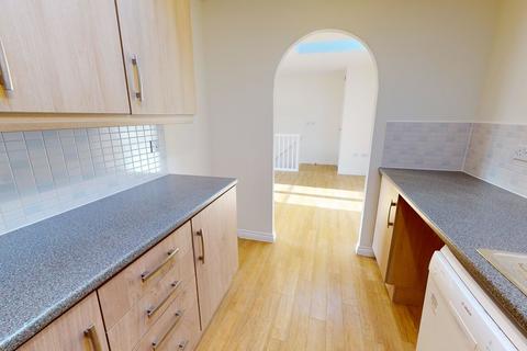 2 bedroom apartment to rent, Kempley Close, Battledown Park