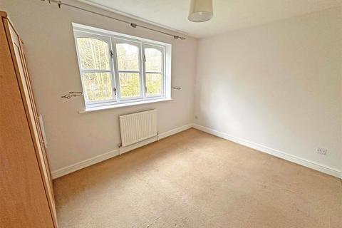 2 bedroom terraced house to rent, Spray Close, Nottingham NG4