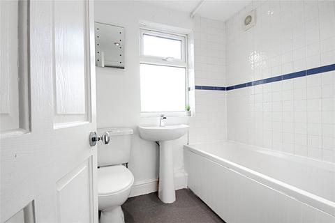 2 bedroom end of terrace house to rent, Oaklands Avenue, London, N9